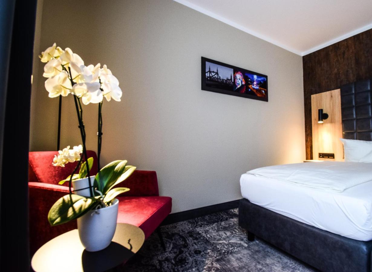 Hotel Roter Loewe Ulm Exterior photo