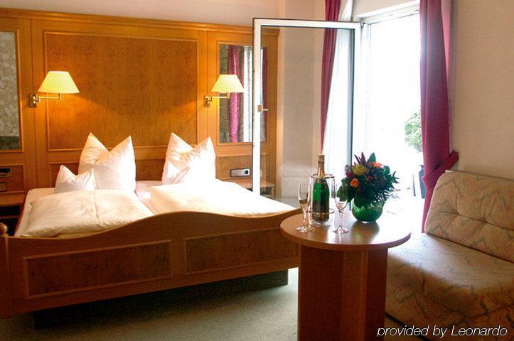 Hotel Roter Loewe Ulm Room photo